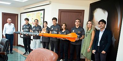 TEKNOFEST’İN “EN İYİ TAKIM RUHU” ÖDÜLÜ SEYTİM ROKET TAKIMINA