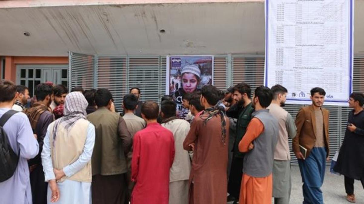 Taliban ilk kez bir film festivali düzenledi! Seyircilerin arasında yalnızca bir kadının bulunması dikkat çekti