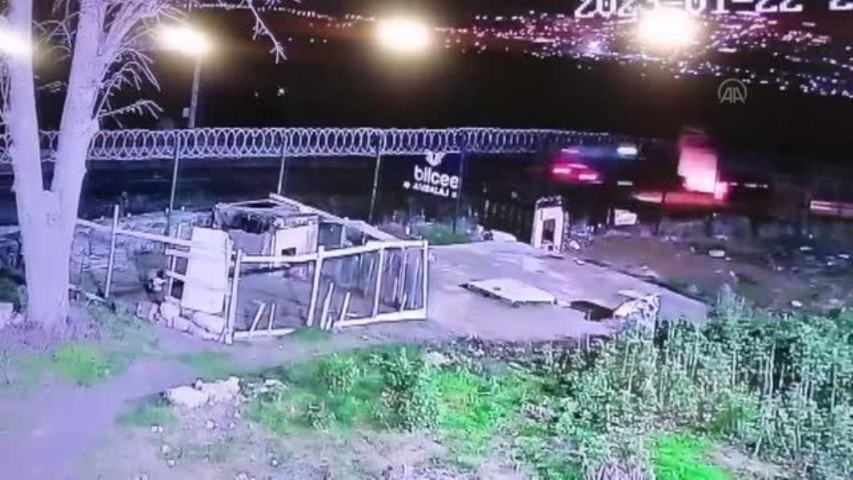 Tekirdağ'da tırla çarpışan minibüsün sürücüsü öldü