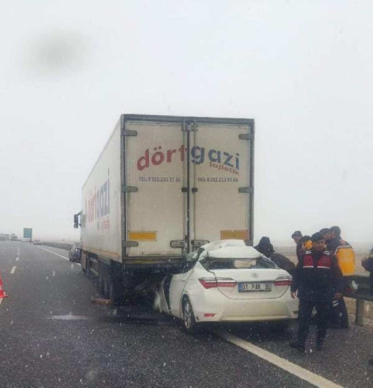 TIR'a arkadan çarpan otomobil sürücüsü öldü
