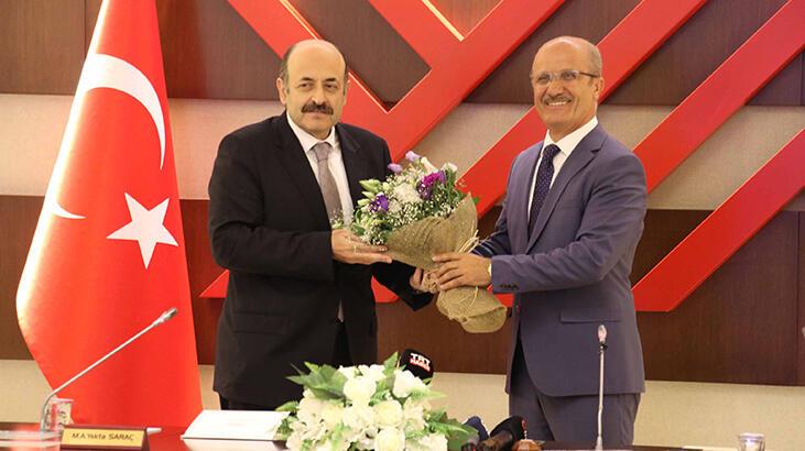 YÖK'te devir teslim töreni yapıldı